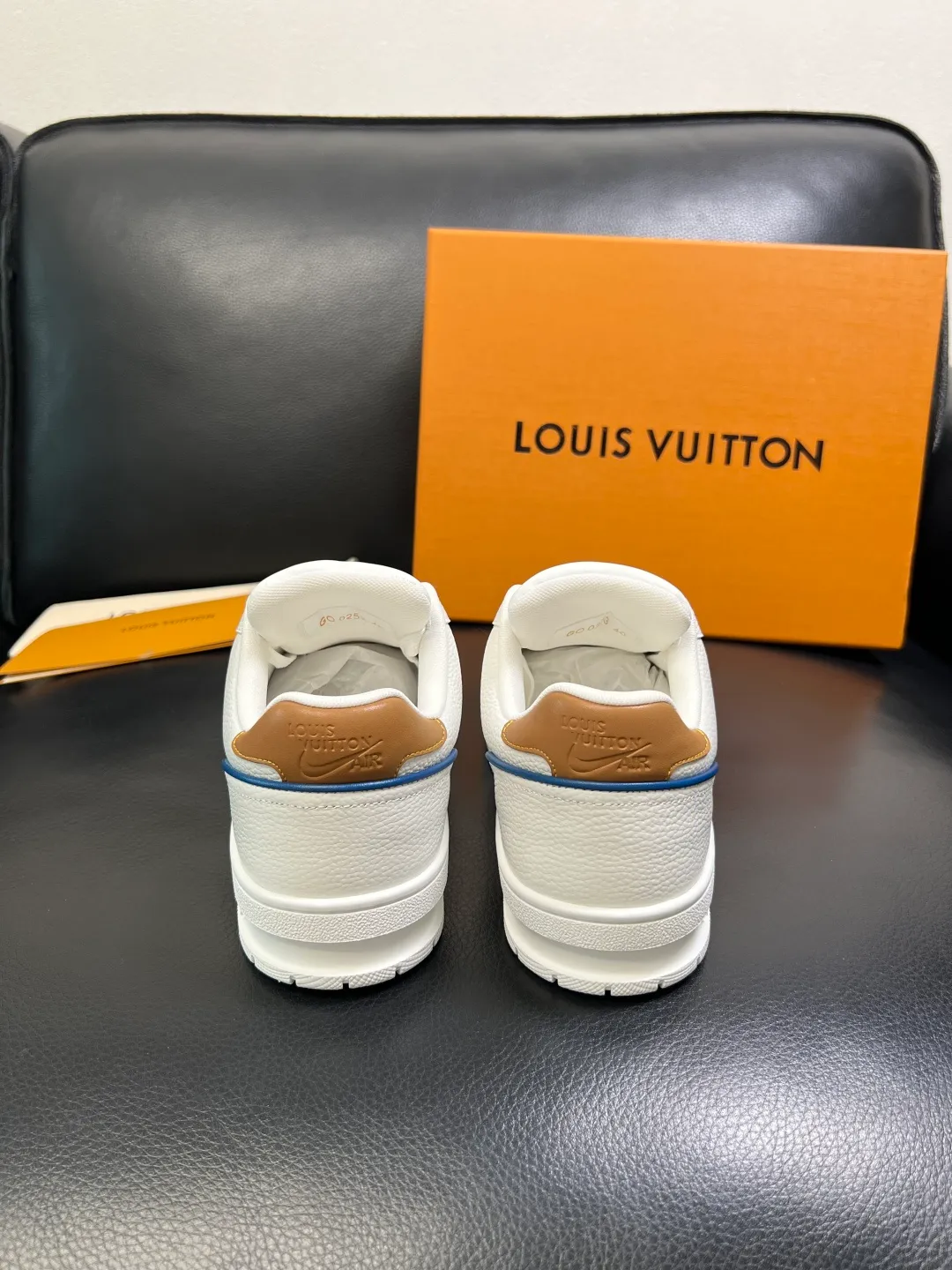 Men's shoes 💰840 Lv high quality top crafts Louis Vuitton, sports sneakers counter synchronization, uppers imported from Italy, high-quality splicing colorful complex crafts, imported mesh pads soft and comfortable, soles: original soles specially provided by the original factory, T men's shoes 💰U exclusive movable molded soles super comfortable, original factory single goods, code number 39-44 (customized 38 45)